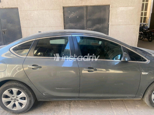 اوبل أسترا 2020 رمادي غامق أوتوماتيك مستعملة للبيع في القاهرة الكبرى ( القاهرة - الجيزة) - 2