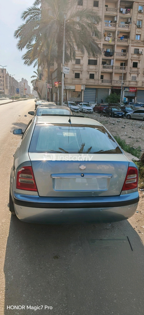 سكودا اوكتافيا 2002 أبيض أوتوماتيك مستعملة للبيع في القاهرة الكبرى ( القاهرة - الجيزة) - 9