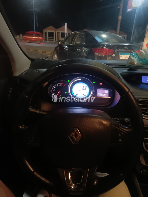 Renault Fluence 2015 Gray Automatic Used for Sale in Greater Cairo ( Cairo + Giza) - 3