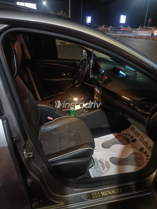 Renault Fluence 2015 Gray Automatic Used for Sale in Greater Cairo ( Cairo + Giza) - 4