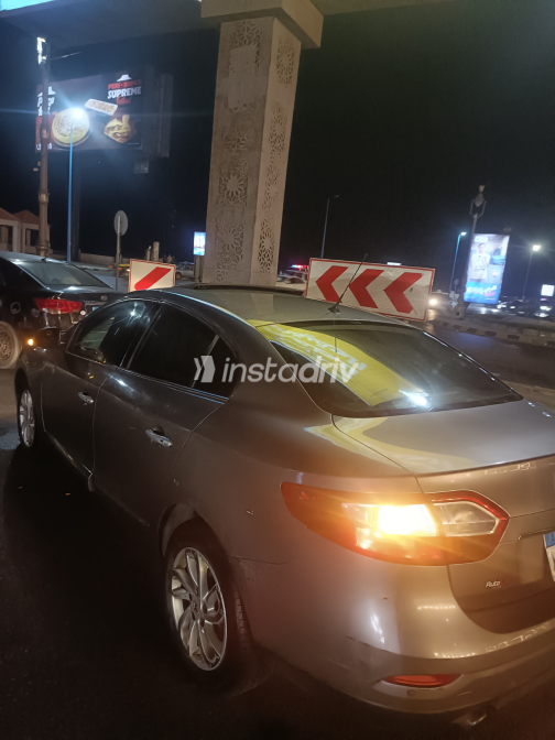 Renault Fluence 2015 Gray Automatic Used for Sale in Greater Cairo ( Cairo + Giza) - 8