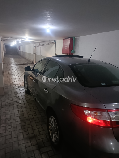 Renault Fluence 2015 Gray Automatic Used for Sale in Greater Cairo ( Cairo + Giza) - 9