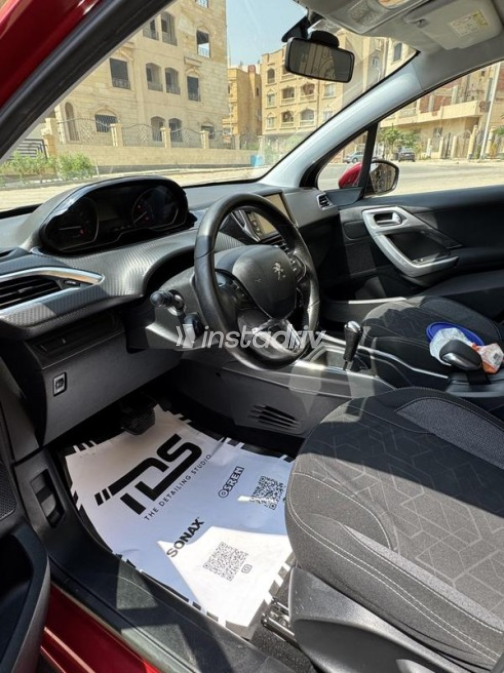 Peugeot 2008 2017 Dark Red Automatic Used for Sale in Cairo - 6