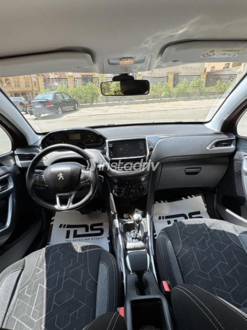 Peugeot 2008 2017 Dark Red Automatic Used for Sale in Cairo - 7