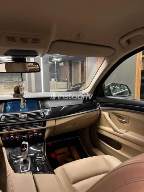 BMW 520 2014 Black Automatic Used for Sale in Cairo - 6