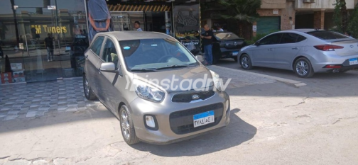 Kia Picanto 2015 Beige Automatic Used for Sale in Nasr city - 9