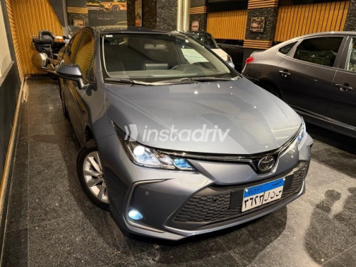 Toyota Corolla 2025 White Automatic Used for Sale in Sheikh Zayed City - 3