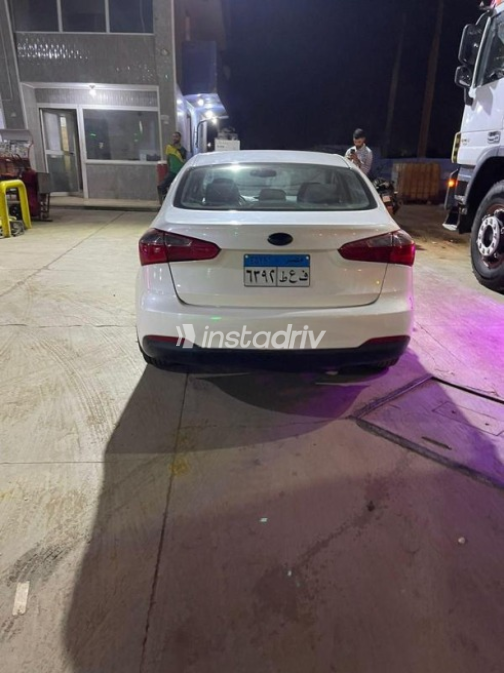 Kia Cerato 2013 White Automatic Used for Sale in Banha - 3