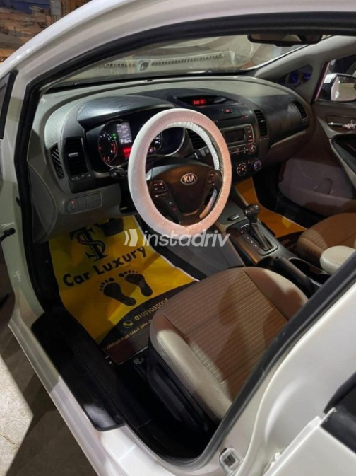 Kia Cerato 2013 White Automatic Used for Sale in Banha - 6