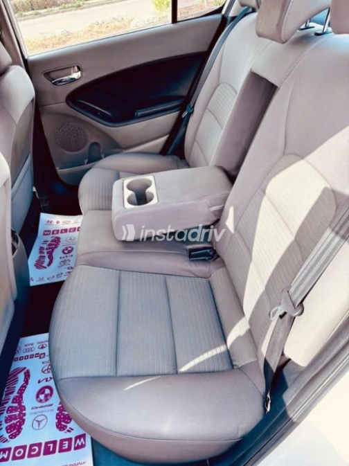 Kia Cerato 2013 White Automatic Used for Sale in Banha - 7