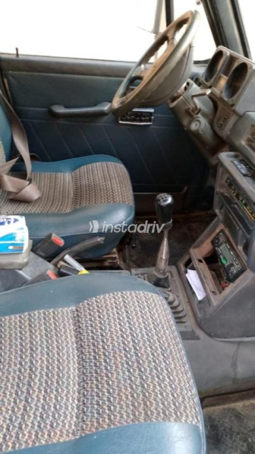 Mitsubishi Pajero 1990 Silver Manual Used for Sale in Cairo - 4