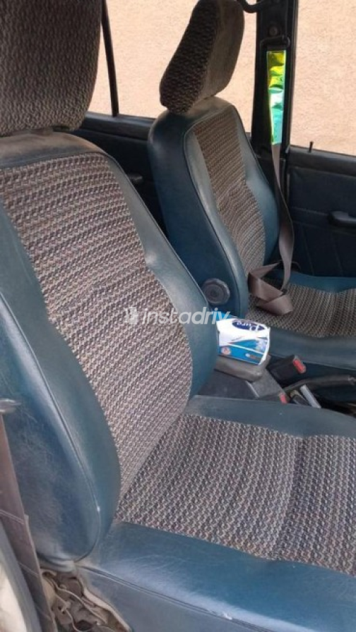 Mitsubishi Pajero 1990 Silver Manual Used for Sale in Cairo - 6