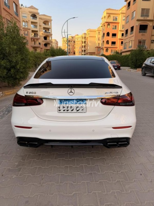 مرسيدس E 200 2021 أبيض أوتوماتيك مستعملة للبيع في 6 أكتوبر - 3