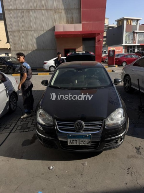 Volkswagen Jetta 2010 Black Automatic Used for Sale in Cairo - 1