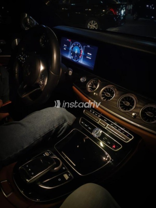 مرسيدس E 200 2019 أسود أوتوماتيك مستعملة للبيع في القاهرة - 7