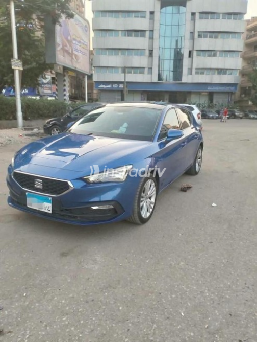 Seat Leon 2024 Dark Blue Automatic Used for Sale in Maadi - 3