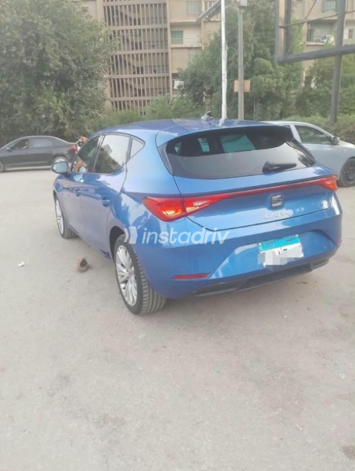 Seat Leon 2024 Dark Blue Automatic Used for Sale in Maadi - 6