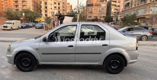 Renault Logan 2013 Silver Manual Used for Sale in Cairo - 3