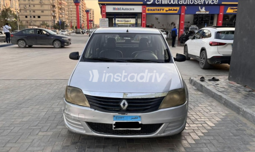 Renault Logan 2013 Silver Manual Used for Sale in Cairo - 4