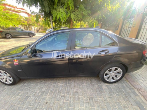 Mercedes C 180 2010 Petroleum Automatic Used for Sale in Cairo - 5
