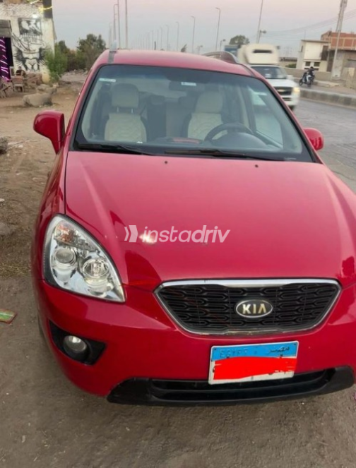 Kia Carens 2011 Red Automatic Used for Sale in El Mahalla - 2