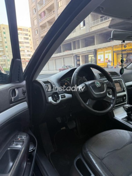 Skoda Octavia 2010 Black Automatic Used for Sale in Greater Cairo ( Cairo + Giza) - 7