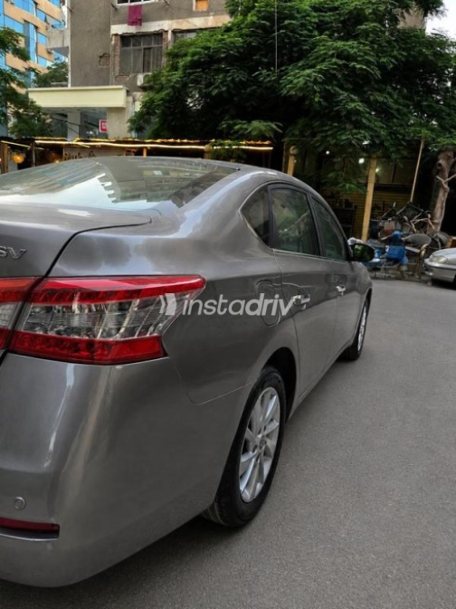 Nissan Sentra 2017 Silver Automatic Used for Sale in Nasr city - 4