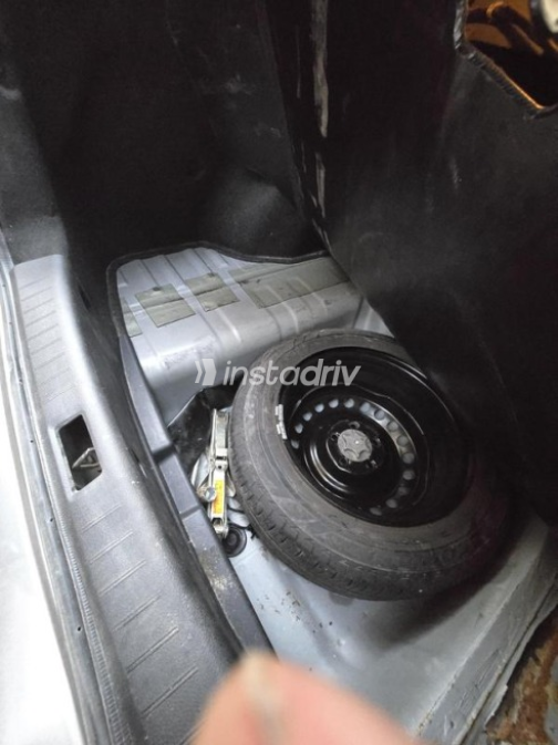 Nissan Sentra 2017 Silver Automatic Used for Sale in Nasr city - 7