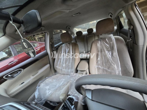 Nissan Sentra 2017 Silver Automatic Used for Sale in Nasr city - 8