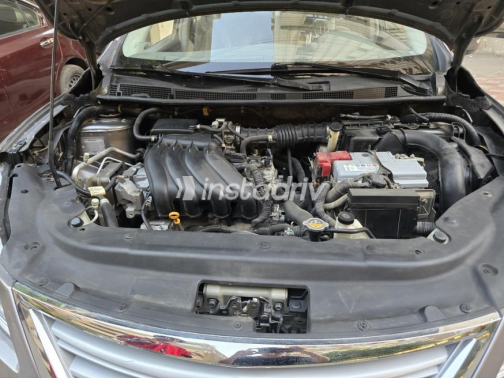 Nissan Sentra 2017 Silver Automatic Used for Sale in Nasr city - 9