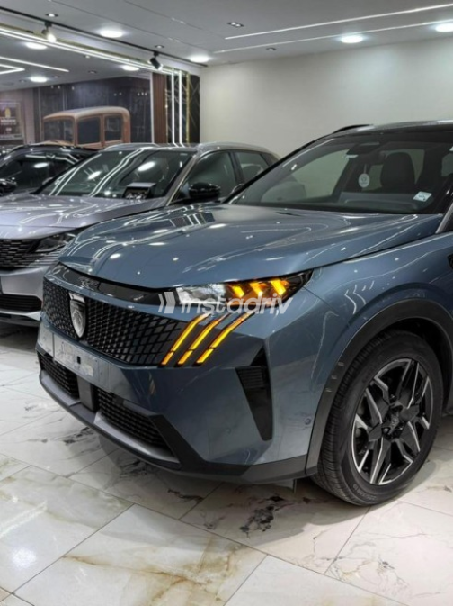 Peugeot 5008 2026 Dark Blue Automatic Used for Sale in Faiyum - 2