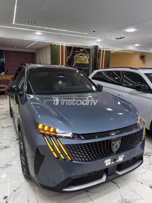 Peugeot 5008 2026 Dark Blue Automatic Used for Sale in Faiyum - 4