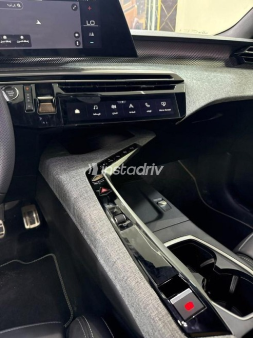 Peugeot 5008 2026 Dark Blue Automatic Used for Sale in Faiyum - 8