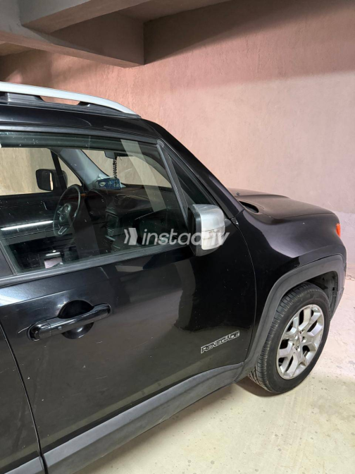 Jeep Renegade 2017 Black Automatic Used for Sale in Greater Cairo ( Cairo + Giza) - 4