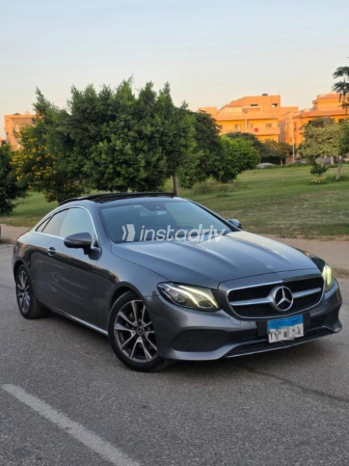 Mercedes E 200 2020 Gray Automatic Used for Sale in Cairo - 2