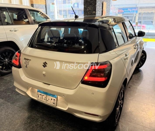 Suzuki Swift 2026 White Automatic Used for Sale in Sheikh Zayed City - 4