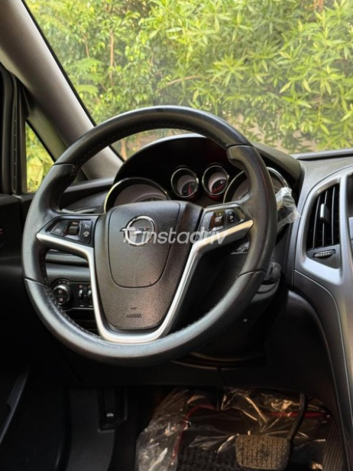 Opel Astra 2019 Silver Automatic Used for Sale in Heliopolis - 5