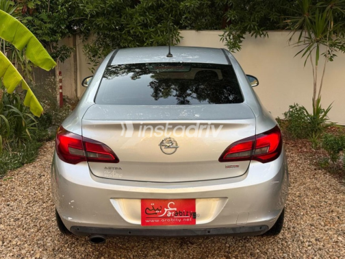 Opel Astra 2019 Silver Automatic Used for Sale in Heliopolis - 8