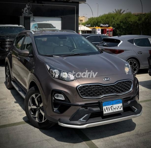 Kia Sportage 2020 White Automatic Used for Sale in Sheikh Zayed City - 2