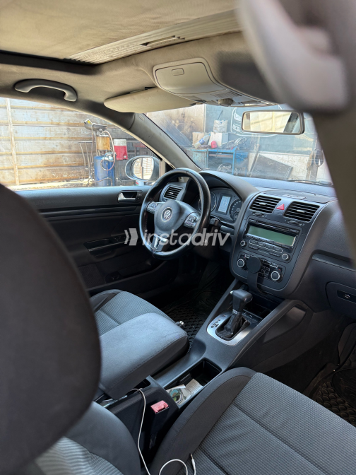 Volkswagen Jetta 2010 Gray Automatic Used for Sale in Greater Cairo ( Cairo + Giza) - 2