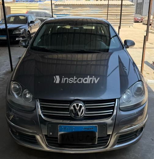 Volkswagen Jetta 2010 Gray Automatic Used for Sale in Greater Cairo ( Cairo + Giza) - 7