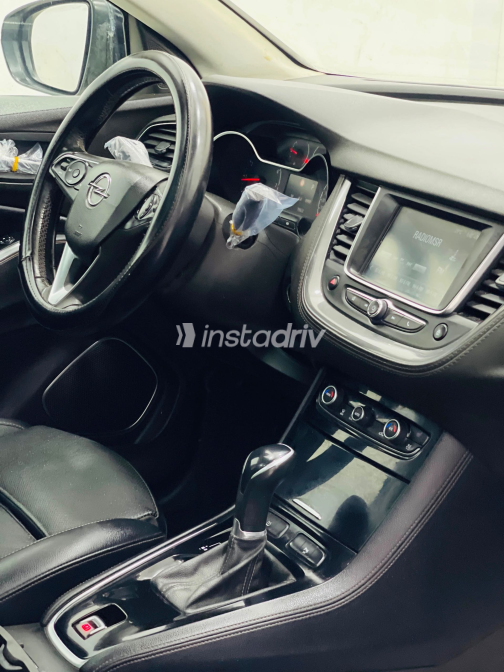 Opel Grandland 2020 White Automatic Used for Sale in Greater Cairo ( Cairo + Giza) - 8