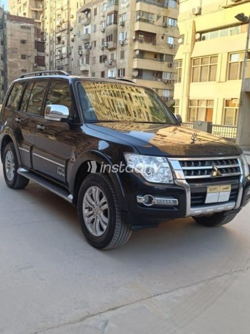 Mitsubishi Pajero 2020 Black Automatic Used for Sale in Dokki - 4
