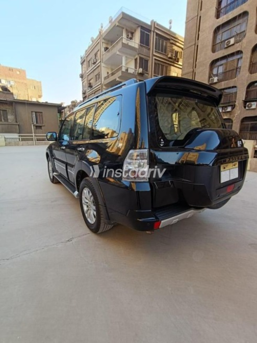 Mitsubishi Pajero 2020 Black Automatic Used for Sale in Dokki - 6