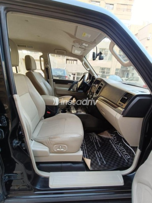 Mitsubishi Pajero 2020 Black Automatic Used for Sale in Dokki - 9