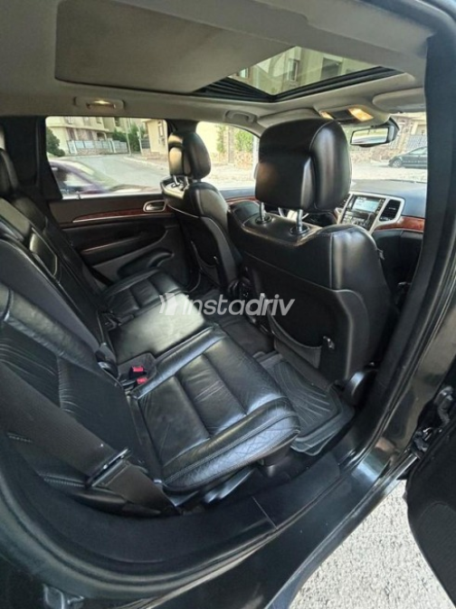 Jeep Grand Cherokee 2011 Gray Automatic Used for Sale in Nasr city - 10