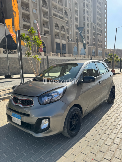 Kia Picanto 2015 Gray Automatic Used for Sale in Greater Cairo ( Cairo + Giza) - 3