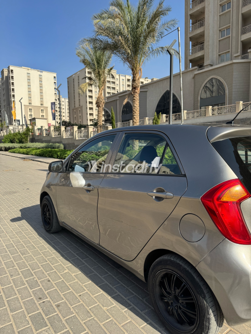 Kia Picanto 2015 Gray Automatic Used for Sale in Greater Cairo ( Cairo + Giza) - 4