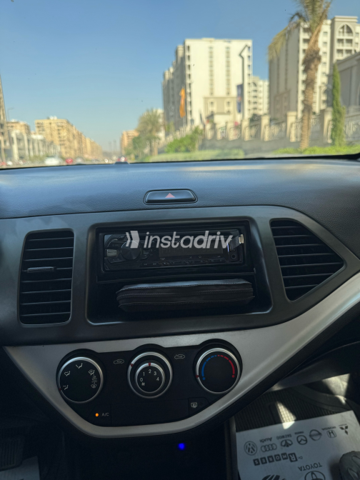 Kia Picanto 2015 Gray Automatic Used for Sale in Greater Cairo ( Cairo + Giza) - 10