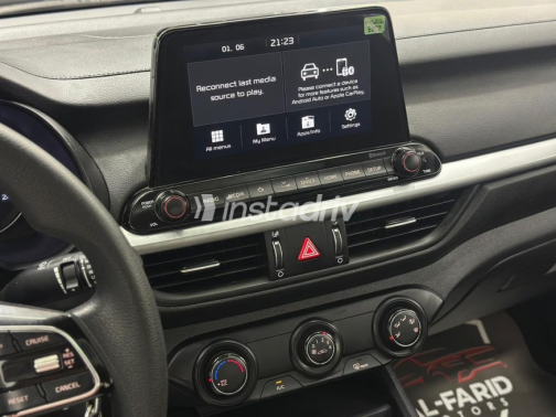 Kia Cerato 2019 Gray Automatic Used for Sale in Greater Cairo ( Cairo + Giza) - 5